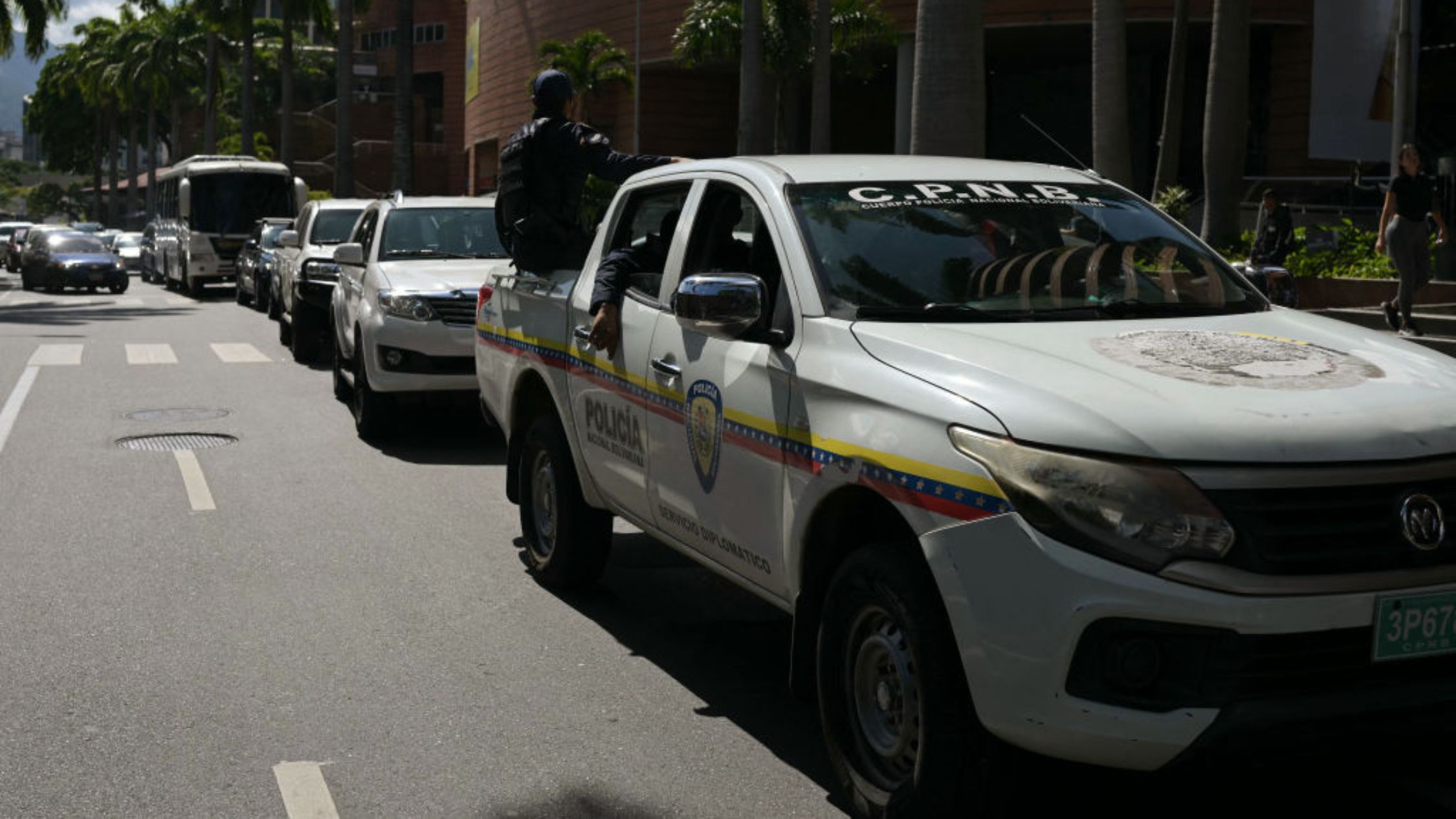 EE.UU. y la OEA reaccionan ante el asedio denunciado por la oposición venezolana en la embajada de Argentina en Caracas