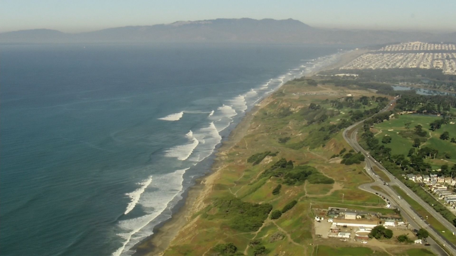 Última hora del terremoto y la alerta de tsunami en California, en vivo: noticias, daños y más