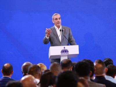 Abinader hablará con expresidentes sobre la seguridad nacional