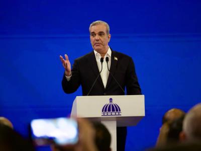 Abinader retoma LA Semanal con la Prensa
