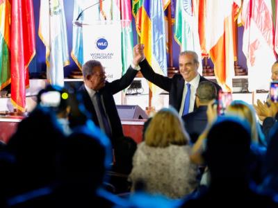 El gesto de Abinader y Leonel que sorprendió en el WLC