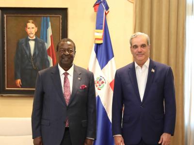 Abinader recibe al canciller de Kenia, Musalia Mudavadi
