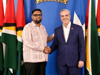 Abinader felicita a Irfaan Ali por triunfo en elecciones en Guyana