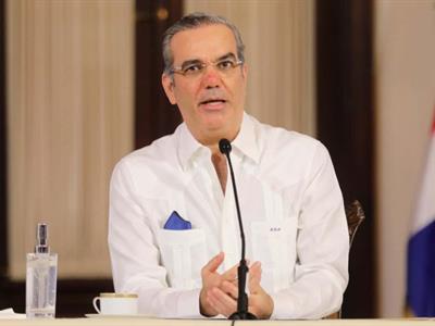 Luis Abinader llama a estar alerta ante fuertes lluvias