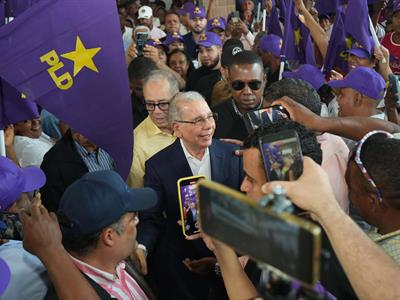 Danilo Medina tilda de «nefasta” la gestión de Abinader