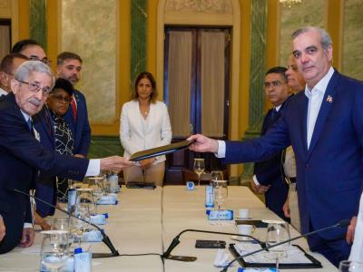 Informe del CES incluye propuesta para regular mano de obra extranjera
