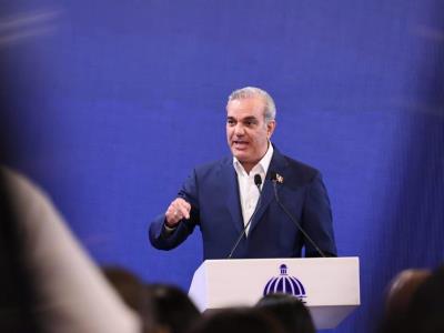 Abinader le «lee la cartilla» a todos los funcionarios